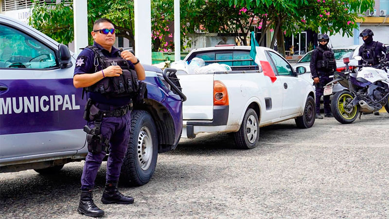 Por tirar basura fuera de horario y lugar establecido, sancionan a persona con trabajo comunitario en Lázaro Cárdenas, Michoacán