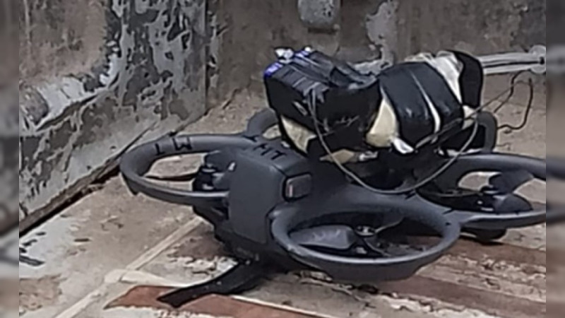 Ola de violencia en la frontera Michoacán – Colima: amanecen con un dron cargado con explosivos, tras balaceras y quema de vehículos