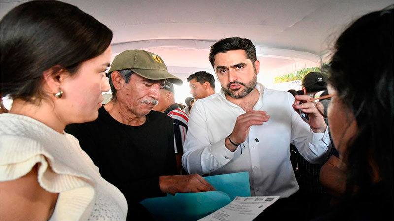 Apoya el senador Agustín Dorantes para que vecinos de la colonia Colinas de Santa Cruz obtuvieran su contrato de agua potable 