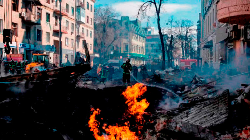 Hombre ultima a 5 personas con un hacha y un martillo dentro de campamento de desplazados en Ucrania