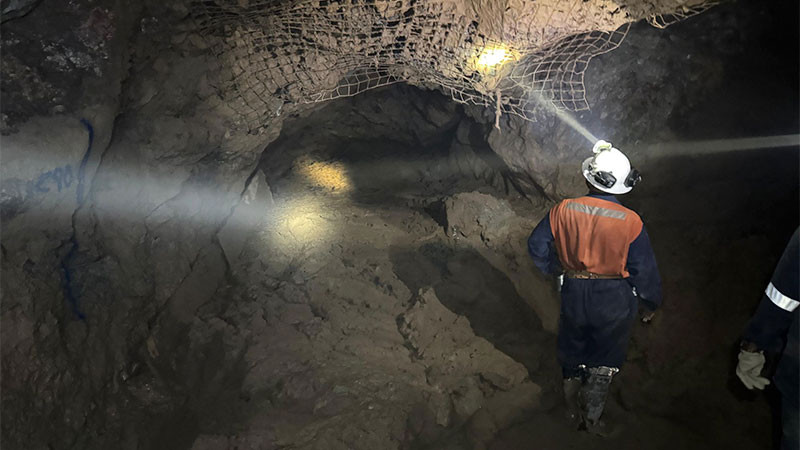 Continúan labores de rescate en mina Santa Fe de El Rosario, Sinaloa; hallazgo de vagoneta abre nuevas líneas de búsqueda