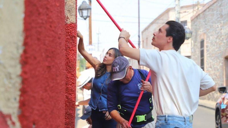 Voluntariado del DIF Morelia rehabilita fachadas del Centro Histórico: Paola Delgadillo