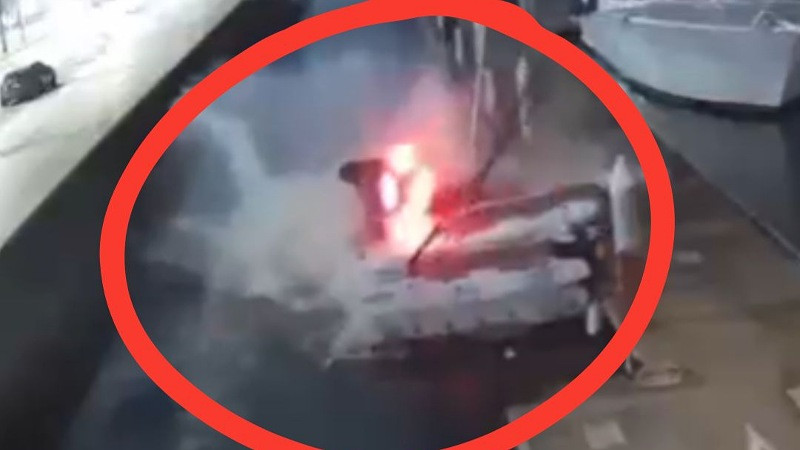 Camioneta cae al mar tras chocar en zona de muelle en Veracruz; reportan daños millonarios a embarcaciones