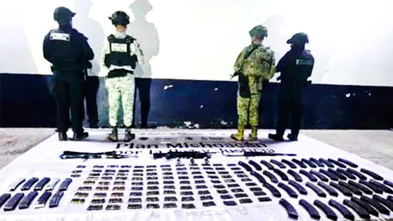 Aseguran arsenal en Apatzingán, Michoacán