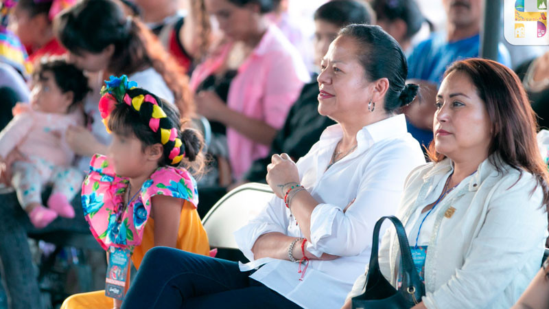 Asiste Jeovana Alcántar a Cuarto Festival Nacional de Danza Folklórica 
