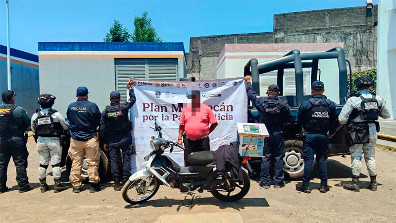 En Uruapan, Michoacán: Detiene la Guardia Civil a un sujeto manejando una motocicleta robada en la colonia Villas de la Fuente