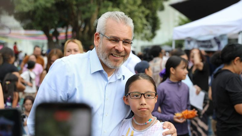 Bedolla y cientos de familias celebran el Día de la Niñez en el Festival Jalo 